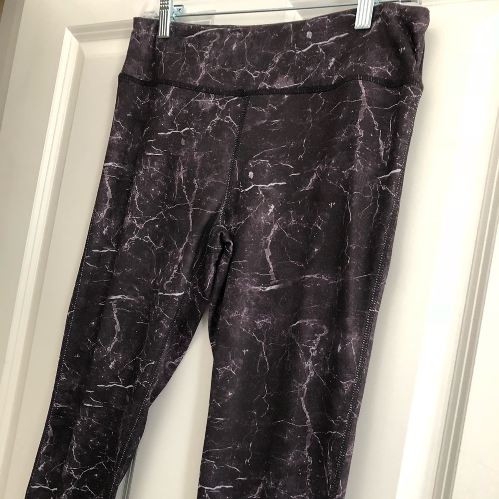 Black Marble Design Active Wear Yoga Leggings - Picture 6 of 8